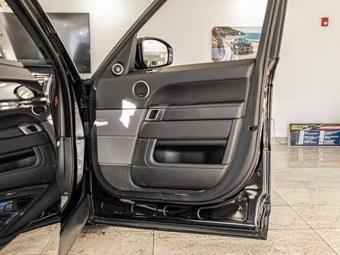 Used 2019 Land Rover Range Rover Sport HSE image 40