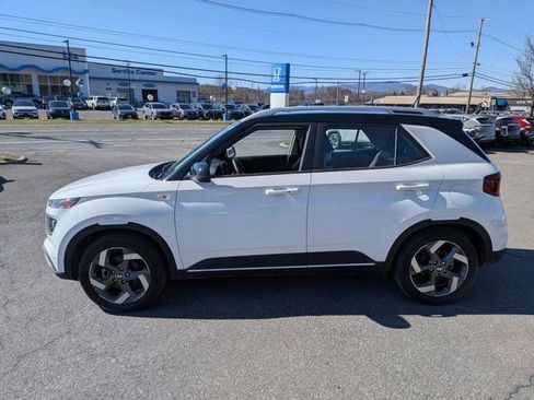 Certified 2023 Hyundai Venue Limited image 7