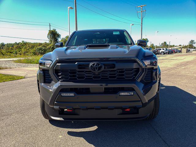 Used 2025 Toyota Tacoma TRD Sport w/ TRD Sport Premium Package AWD/4WD image 2