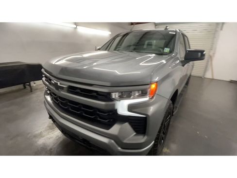 Used 2025 Chevrolet Silverado 1500 RST image 4