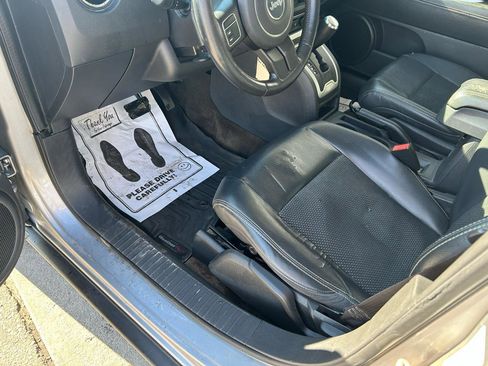 Used 2014 Jeep Compass Latitude image 10