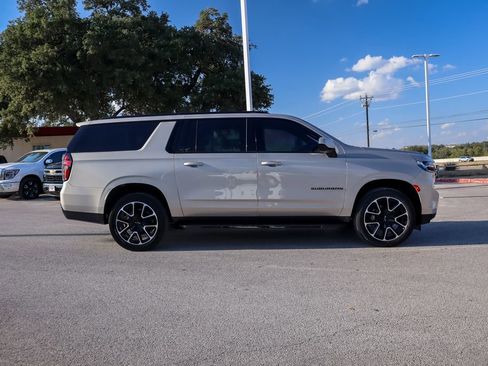 Used 2024 Chevrolet Suburban RST image 4