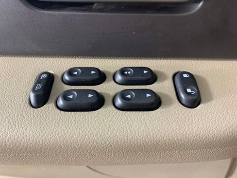 Used 2003 Ford Expedition XLT AWD/4WD image 32