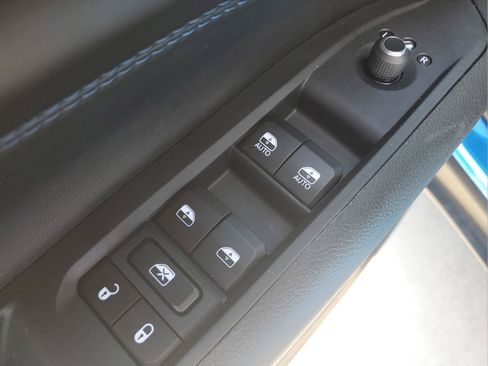 Used 2026 Jeep Compass Latitude AWD/4WD image 14