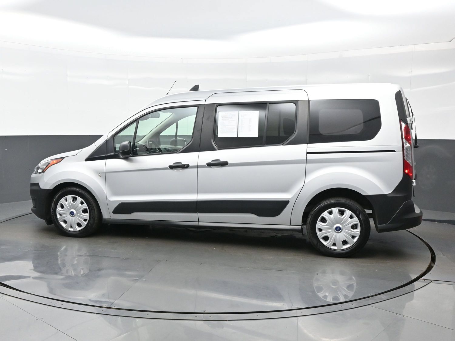Used 2022 Ford Transit Connect XL FWD image 3