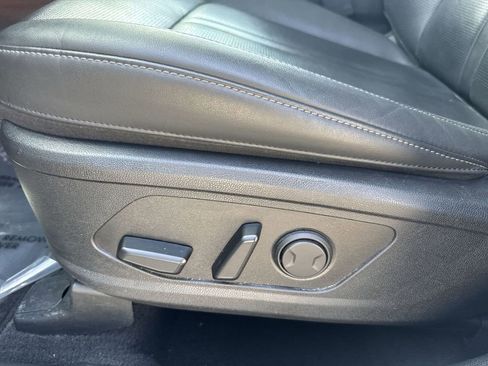 Used 2024 Kia Sorento S image 14