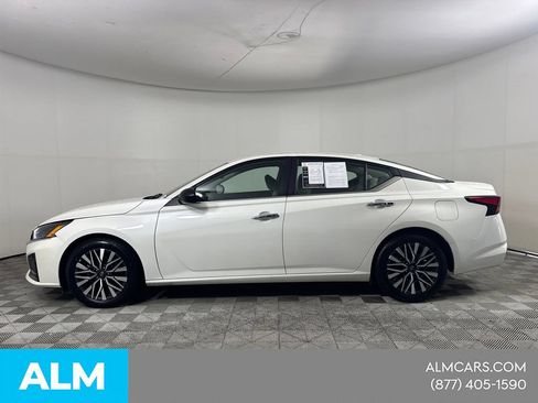 Used 2025 Nissan Altima 2.5 SV FWD image 10