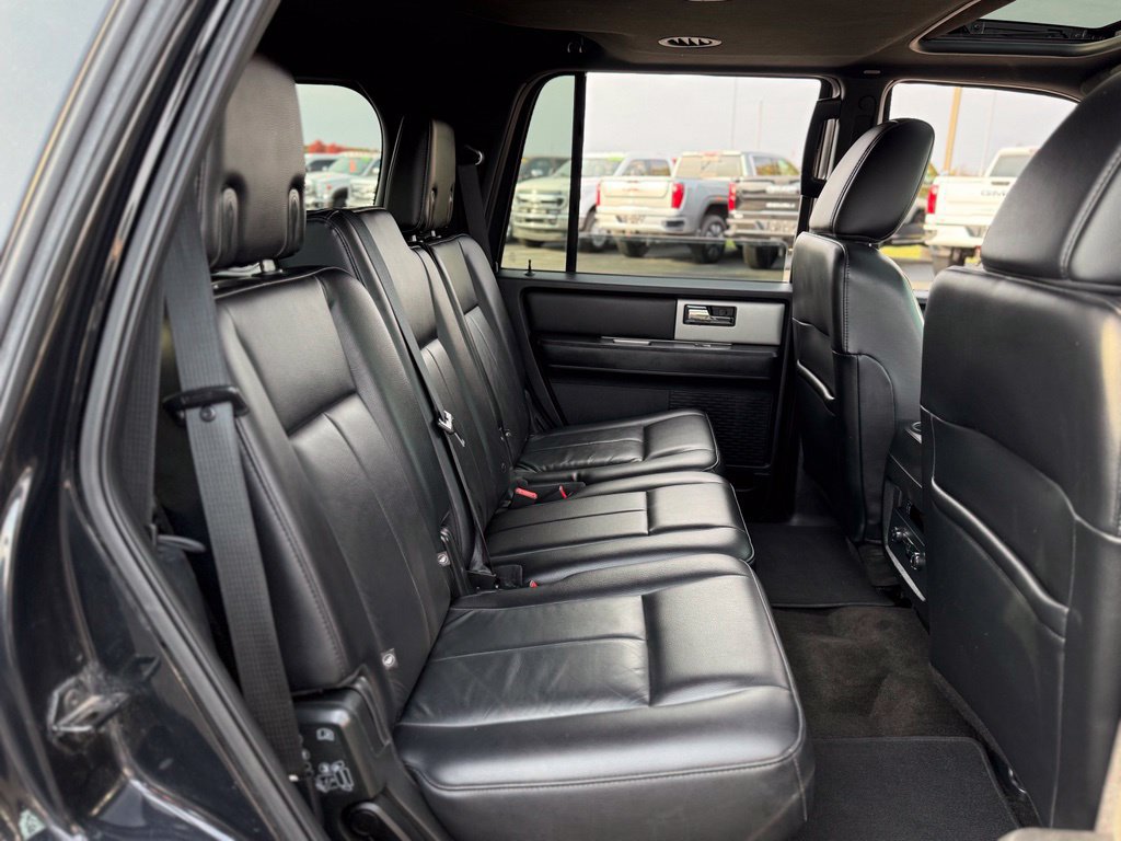 Used 2015 Ford Expedition XLT w/ Equipment Group 201A AWD/4WD image 16