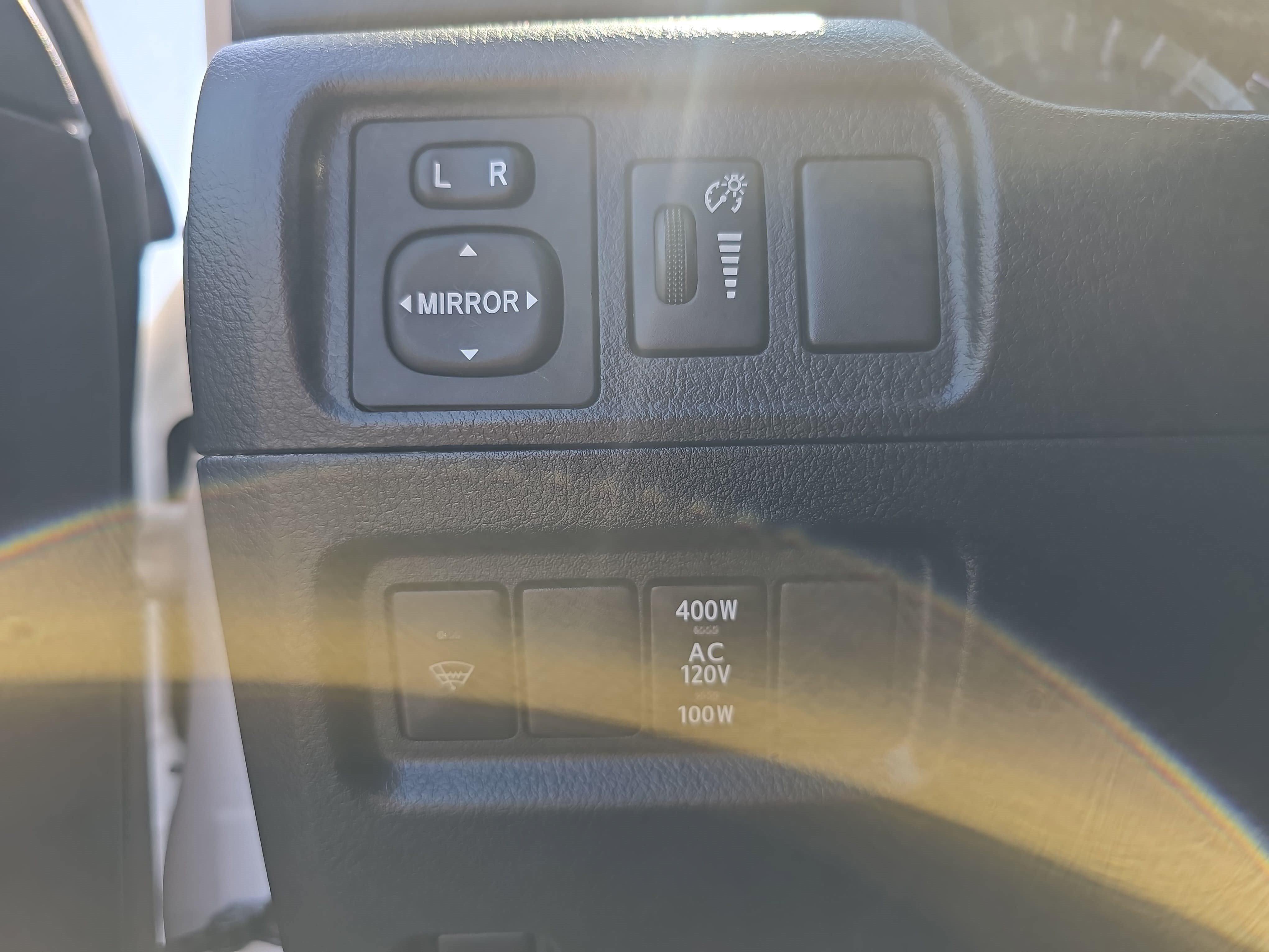 Used 2017 Toyota 4Runner SR5 AWD/4WD image 25