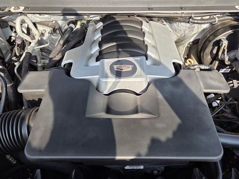 Used 2016 Cadillac Escalade Luxury image 22