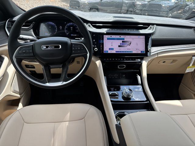 New 2026 Jeep Grand Cherokee L Limited w/ Limited Altitude Package AWD/4WD image 20