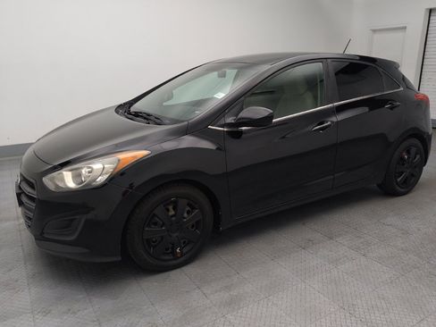 Used 2016 Hyundai Elantra GT FWD image 2