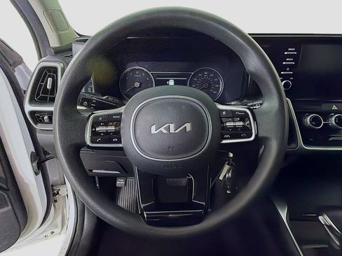 Used 2023 Kia Sorento LX FWD image 15
