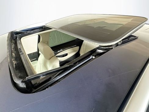 Used 2022 Buick Enclave Avenir w/ Avenir Technology Package image 21