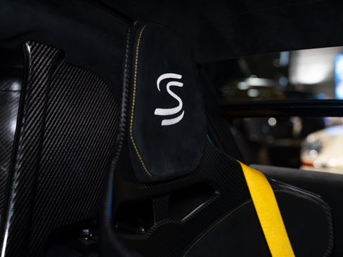 Used 2019 McLaren Senna RWD image 40