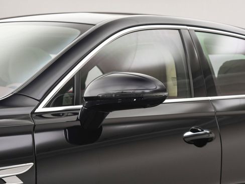 New 2026 Bentley Flying Spur Plug-In Hybrid AWD/4WD image 14
