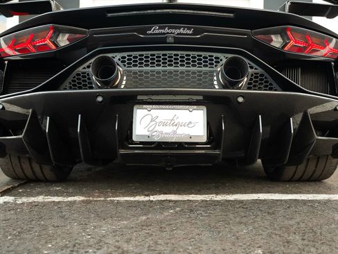 Used 2021 Lamborghini Aventador SVJ AWD/4WD image 34