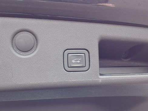 Used 2023 Chevrolet Equinox RS image 22