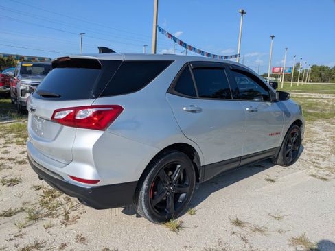 Used 2019 Chevrolet Equinox LT FWD image 4