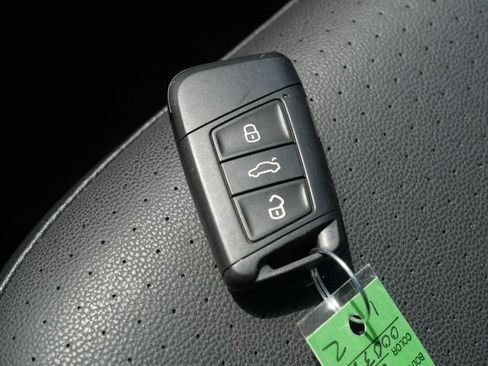 Certified 2022 Volkswagen Jetta SE FWD image 37