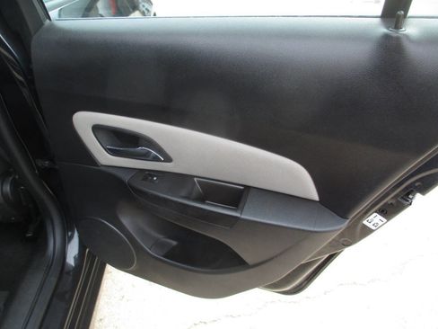 Used 2016 Chevrolet Cruze LS image 37
