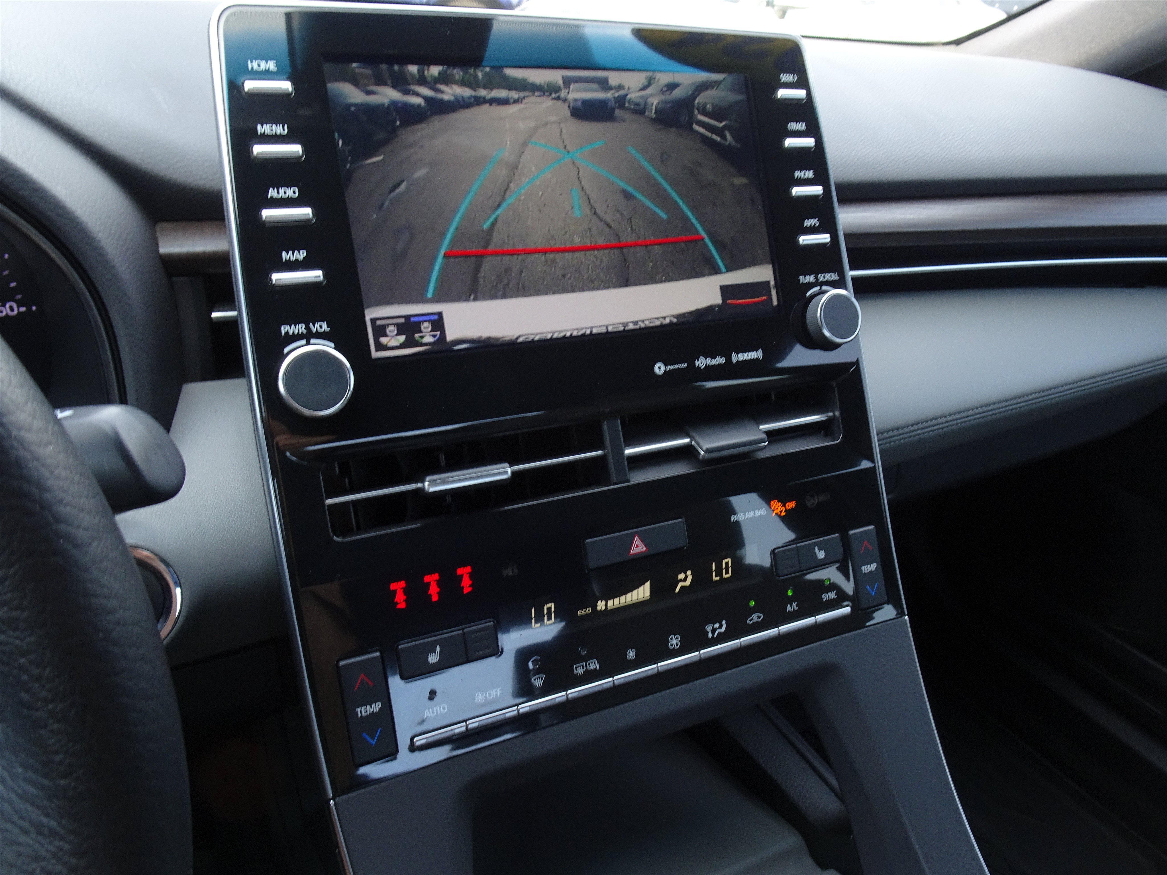 Used 2021 Toyota Avalon XLE w/ Moonroof Package FWD image 14