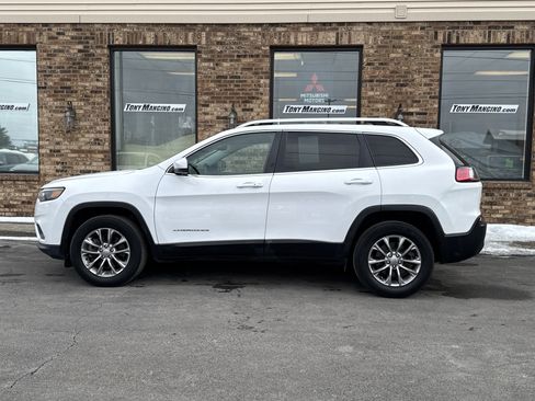 Used 2019 Jeep Cherokee Latitude Plus w/ Comfort/Convenience Group image 2