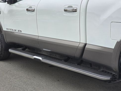 Used 2019 Nissan Titan Platinum Reserve w/ Platinum Utility Package AWD/4WD image 10