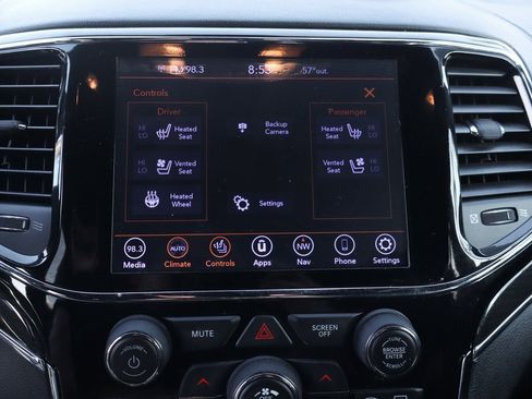 Used 2020 Jeep Grand Cherokee Overland image 32