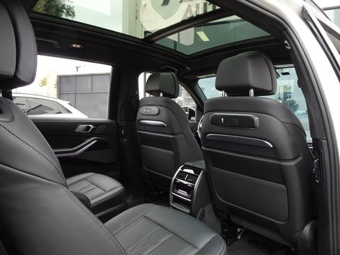 Used 2024 BMW X7 xDrive40i w/ M Sport Package AWD/4WD image 19