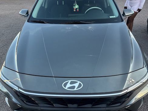 Certified 2025 Hyundai Elantra SE FWD image 5