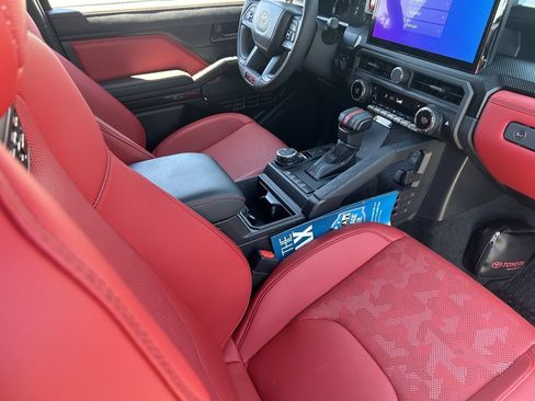 Used 2025 Toyota Tacoma TRD Pro AWD/4WD image 13