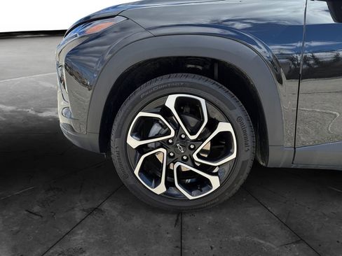 Certified 2025 Chevrolet Trax RS w/ Sunroof Package FWD image 14