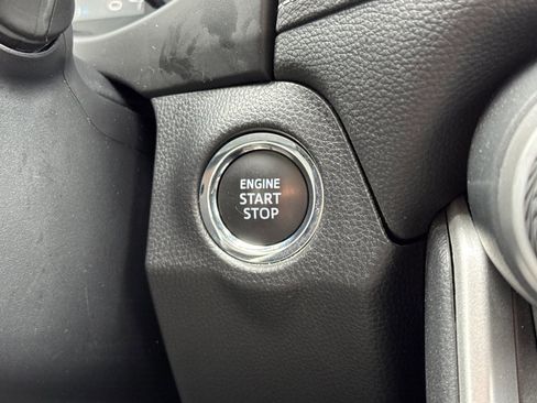 Used 2025 Toyota RAV4 XLE image 33