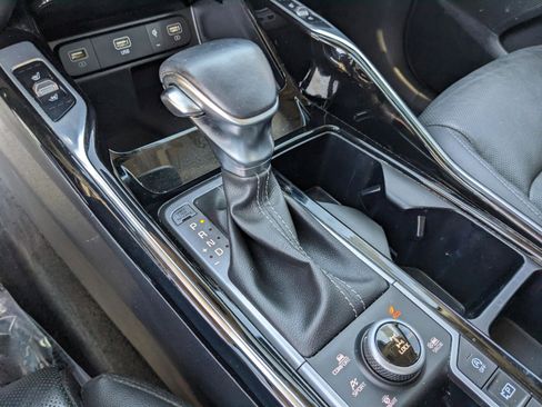 Used 2023 Kia Sorento SX image 25