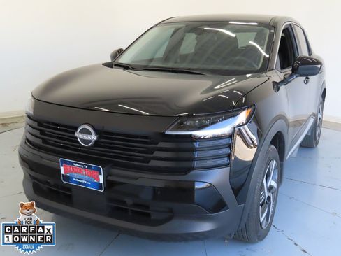 Used 2025 Nissan Kicks SV image 9