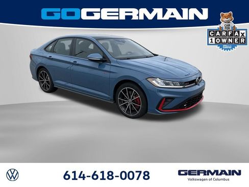 Used 2025 Volkswagen Jetta GLI Autobahn FWD image 9
