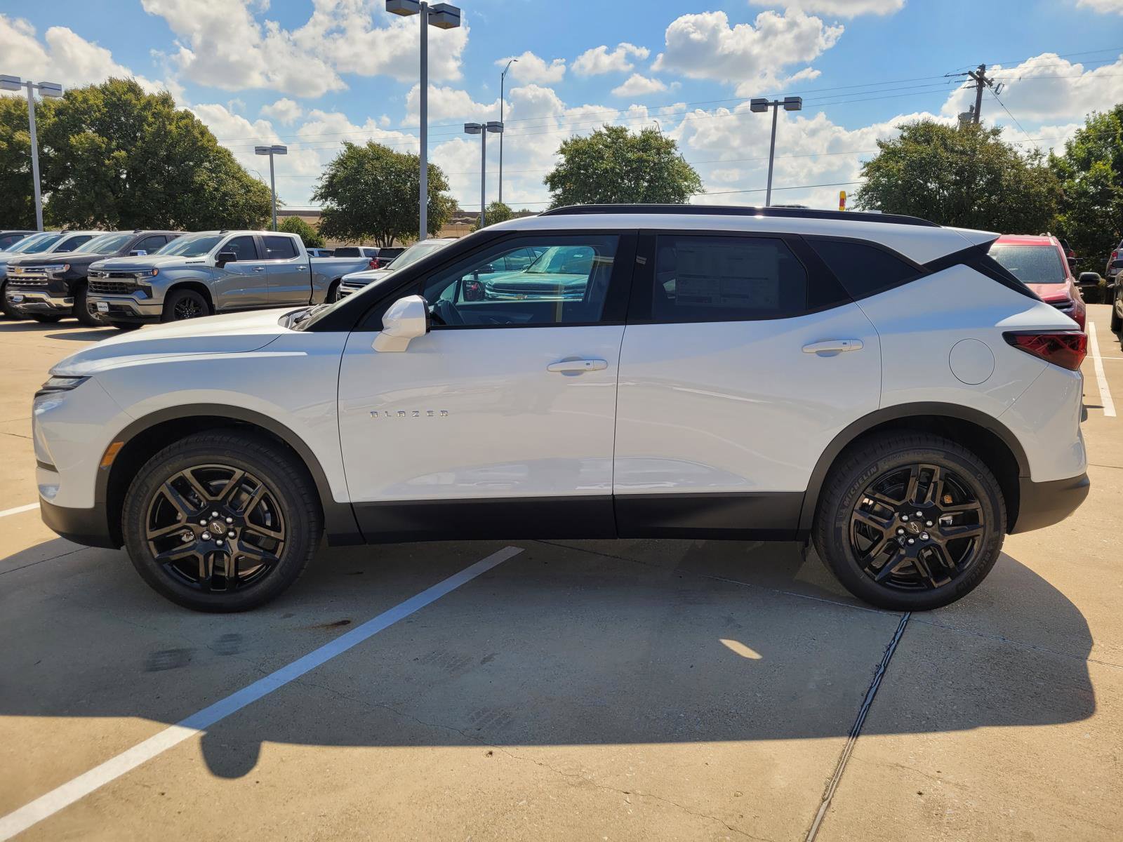 New 2026 Chevrolet Blazer LT w/ Convenience Package FWD image 2