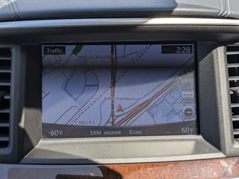 Used 2017 INFINITI QX60 Luxe w/ Deluxe Technology Package AWD/4WD image 18