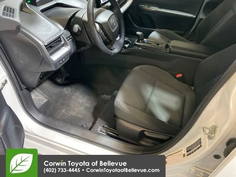 Used 2024 Toyota Prius LE image 9