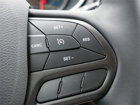 Used 2022 Jeep Cherokee Trailhawk image 19