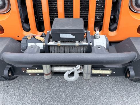 Used 2012 Jeep Wrangler Unlimited Sport AWD/4WD image 9