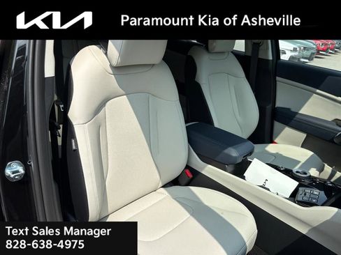 New 2025 Kia Sportage EX image 20