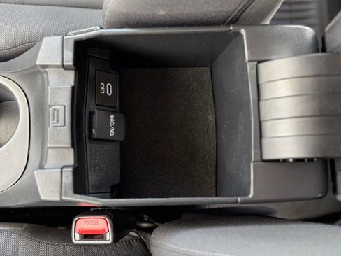 Used 2023 Toyota Corolla LE image 20