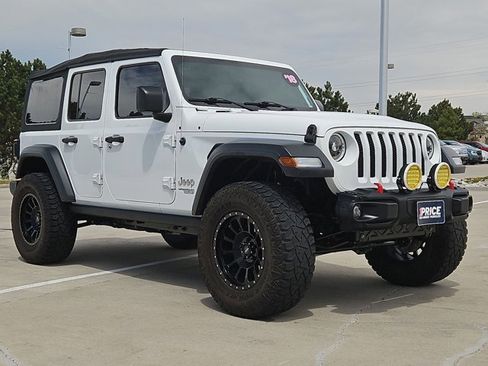 Used 2018 Jeep Wrangler Unlimited Sport AWD/4WD image 3