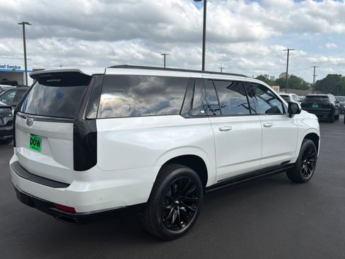 Used 2023 Cadillac Escalade ESV Sport Platinum w/ LPO, ONYX Package image 3