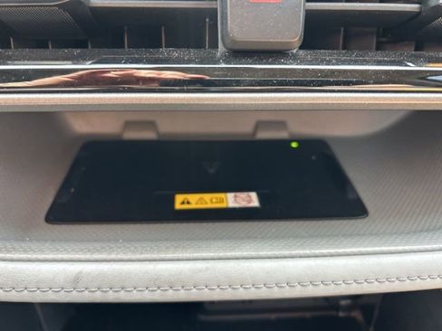 Used 2023 Toyota Highlander XLE FWD image 21