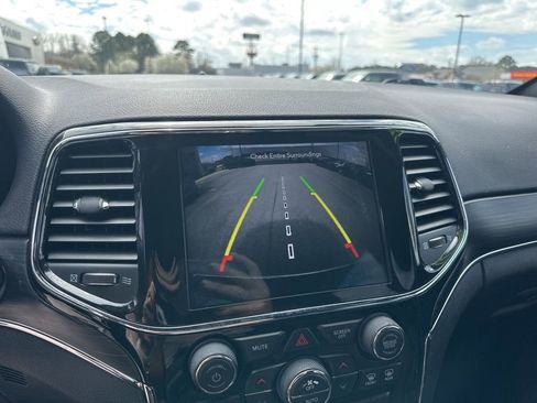 Used 2021 Jeep Grand Cherokee Limited w/ Luxury Group II image 19