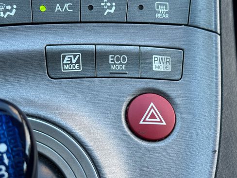 Used 2012 Toyota Prius Three image 31