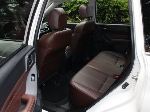Used 2018 Subaru Forester 2.5i Touring AWD/4WD image 16